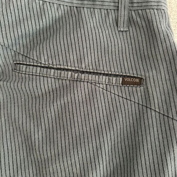 Volcom Shorts Men's Frickin Stripe Chino Shorts Size 33 Striped Beach Golf - Picture 4 of 6